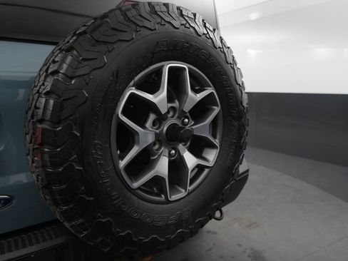 Used 2023 Ford Bronco Badlands image 17