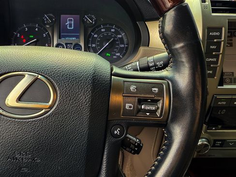 Used 2015 Lexus GX 460 Luxury w/ Premium Package image 17