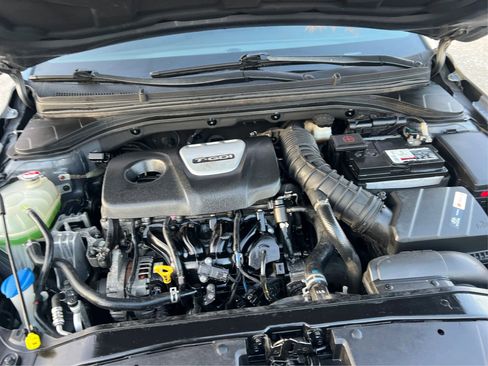 Used 2017 Hyundai Elantra Sport image 23