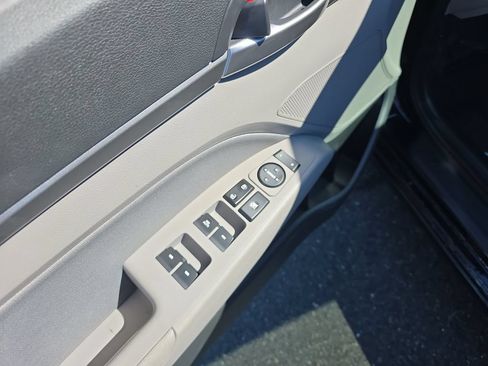 Used 2020 Hyundai Elantra Value Edition FWD image 19