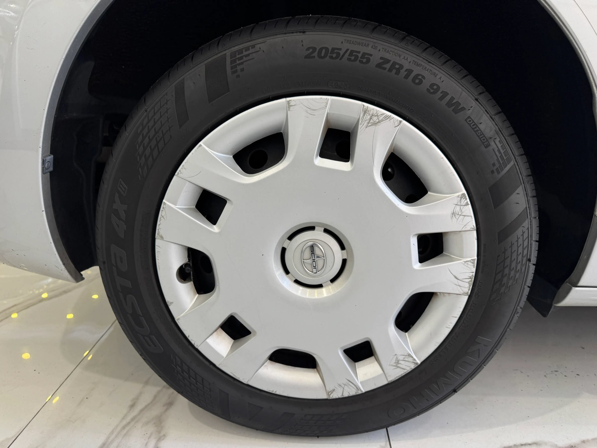Used 2014 Scion xB FWD image 10
