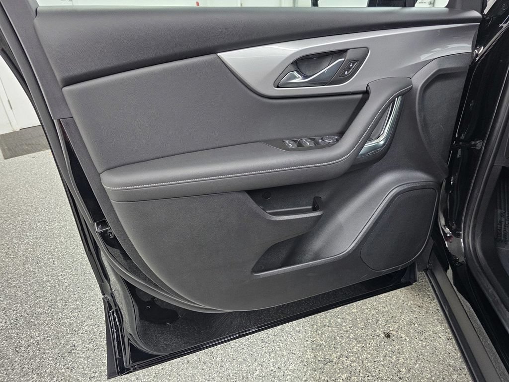 Used 2026 Chevrolet Blazer LT FWD image 13
