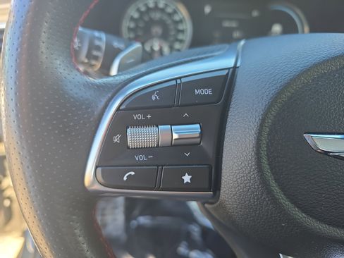 Used 2023 Genesis G70 3.3T w/ Sport Prestige Package image 18