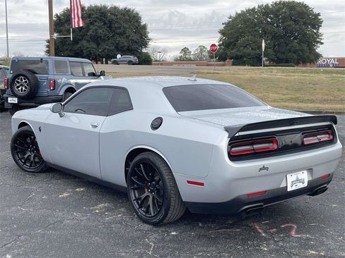 Used 2019 Dodge Challenger SRT Hellcat w/ Plus Package image 5