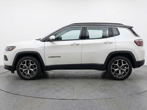 Used 2025 Jeep Compass Limited image 5