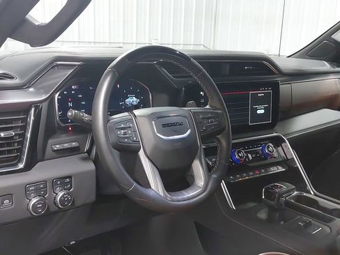 Used 2025 GMC Sierra 1500 Denali Ultimate image 16