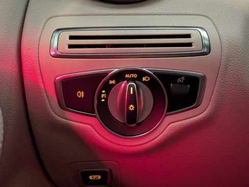 Used 2021 Mercedes-Benz C 300 Sedan image 28