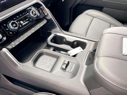 New 2026 GMC Sierra 2500 Denali w/ Denali Reserve Package image 8