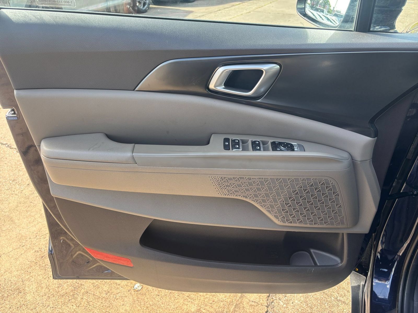 Used 2026 Kia Carnival FWD image 18