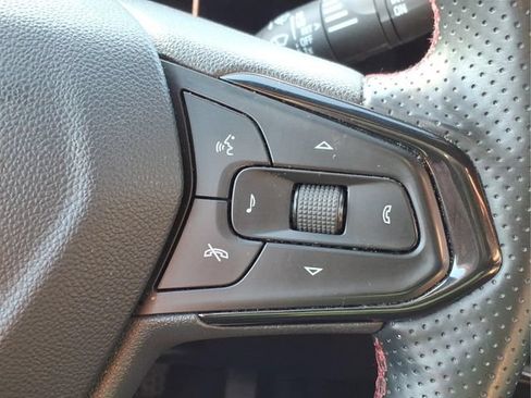 Used 2024 Chevrolet Trax RS w/ Driver Confidence Package FWD image 29