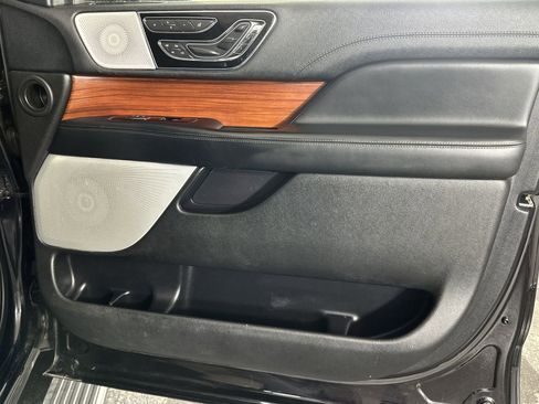 Used 2020 Lincoln Navigator Reserve w/ Equipment Group 208A Reserve image 35