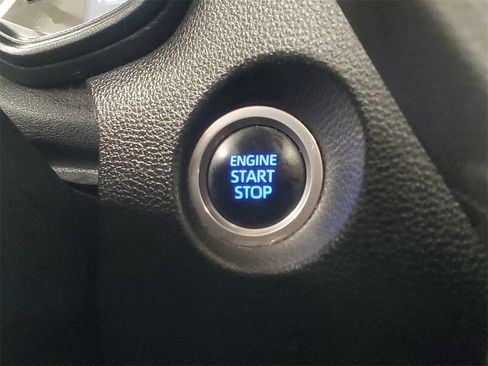 Used 2022 Toyota Corolla Cross LE image 30