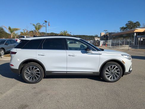 New 2026 Lincoln Corsair Reserve image 4