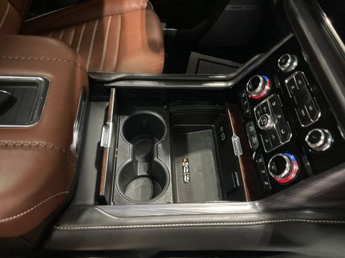 Used 2023 GMC Yukon XL Denali Ultimate image 5