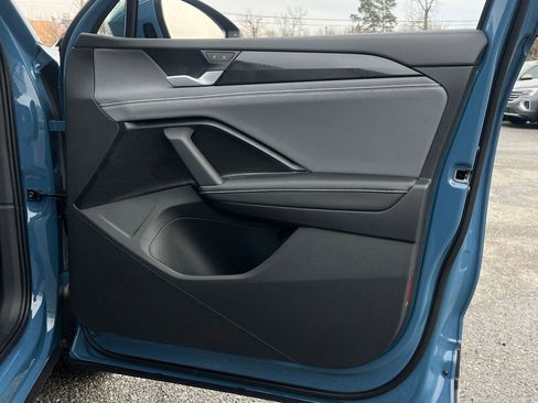 New 2026 Volkswagen Tiguan SE AWD/4WD image 8
