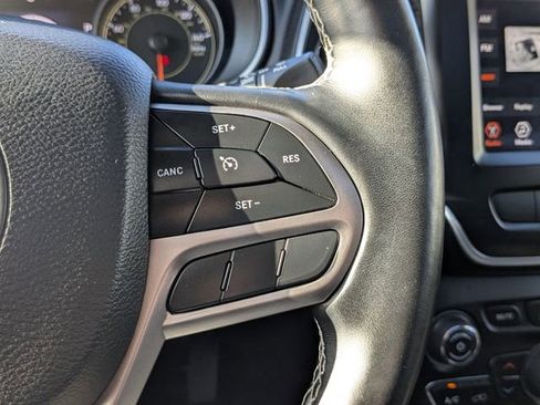 Used 2021 Jeep Cherokee Latitude Lux 80th Anniv w/ Quick Order Package 26U 80TH image 21