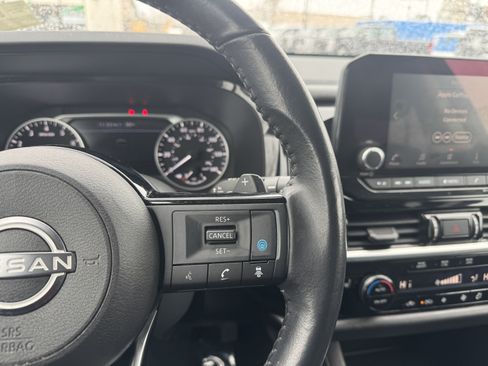 Used 2022 Nissan Pathfinder SV image 23