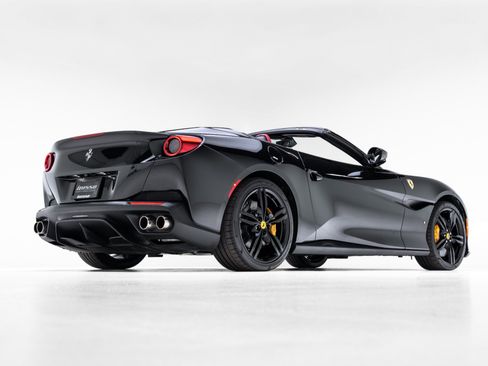 Used 2019 Ferrari Portofino RWD image 5