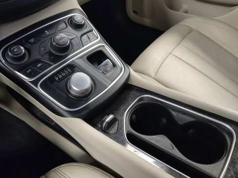 Used 2015 Chrysler 200 C w/ Navigation & Sound Group I image 26