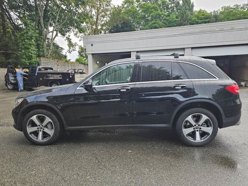 Used 2019 Mercedes-Benz GLC 300 4MATIC image 4