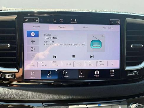 Used 2022 Chrysler Pacifica Touring-L FWD image 9