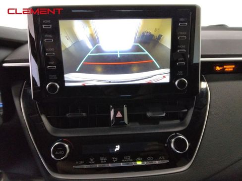 Used 2020 Toyota Corolla LE image 16