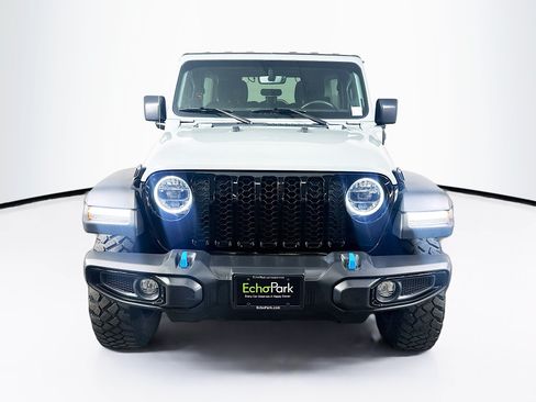 Used 2023 Jeep Wrangler Unlimited w/ Cold Weather Group AWD/4WD image 2