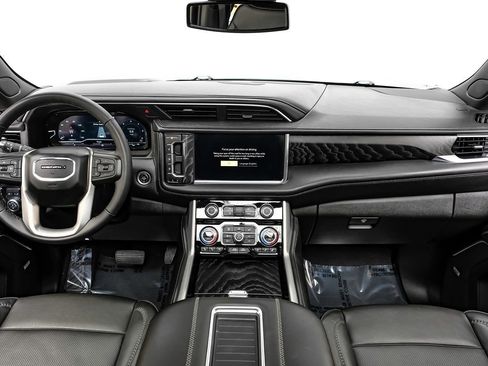 Used 2024 GMC Yukon XL Denali w/ Max Trailering Package image 12