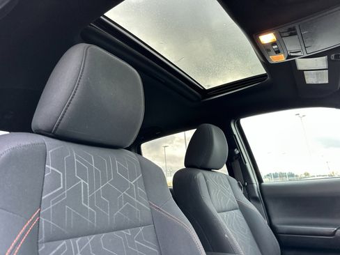 Used 2017 Toyota Tacoma TRD Sport image 16