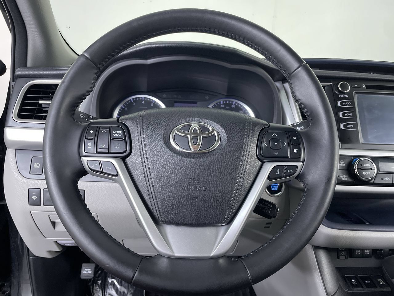 Used 2018 Toyota Highlander XLE AWD/4WD image 13