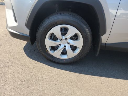 Certified 2024 Toyota RAV4 LE AWD/4WD image 9
