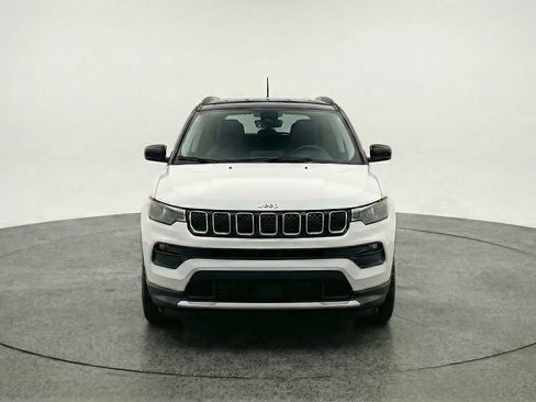 Used 2025 Jeep Compass Limited image 2