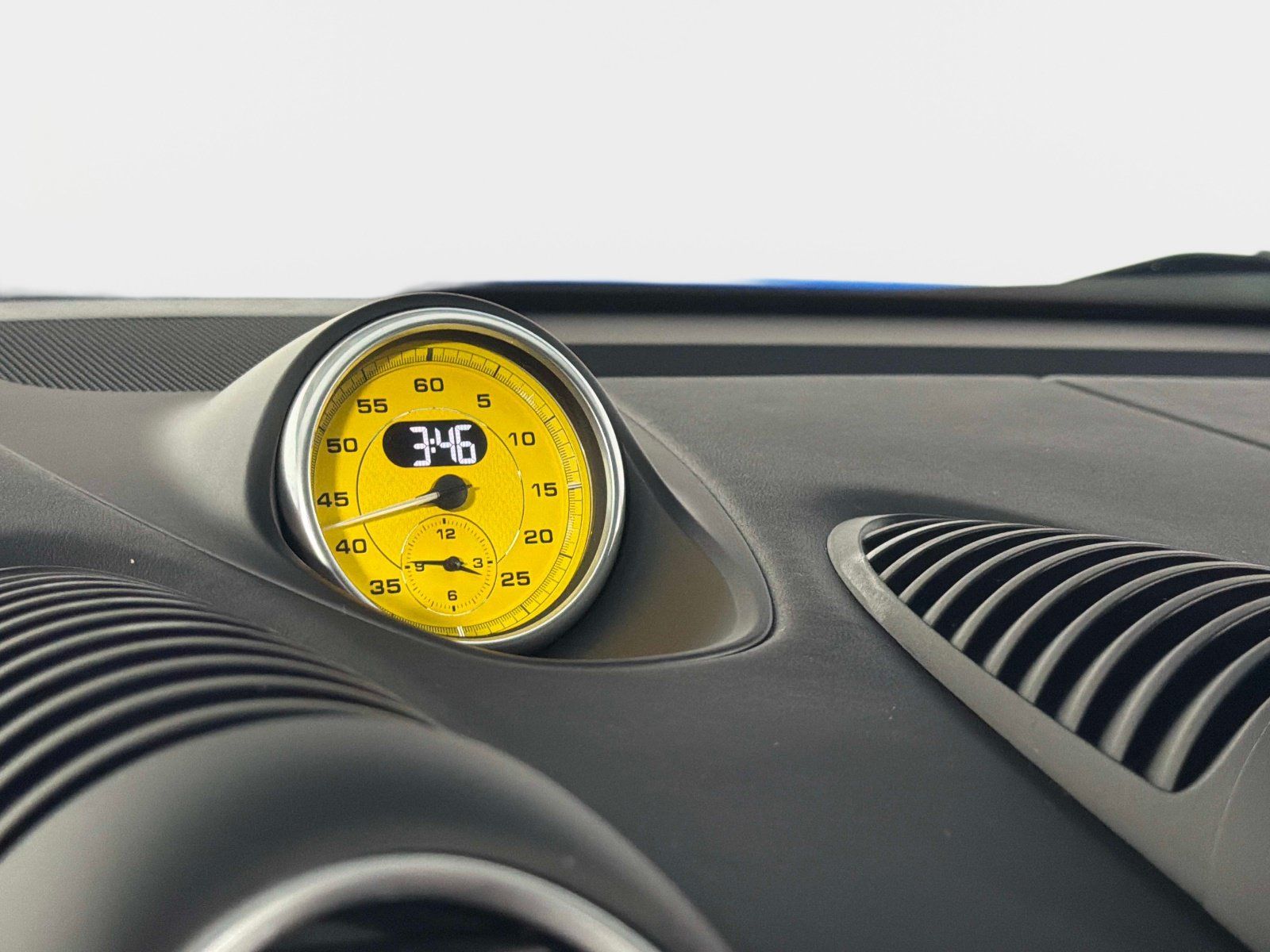 Used 2023 Porsche 718 Boxster Spyder RWD image 38
