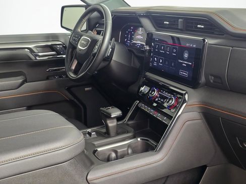 Used 2024 GMC Sierra 1500 AT4 w/ Technology Package AWD/4WD image 27