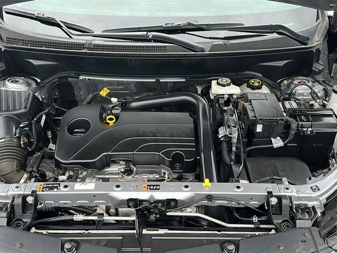 Used 2024 Chevrolet Equinox LS w/ LS Convenience Package FWD image 3