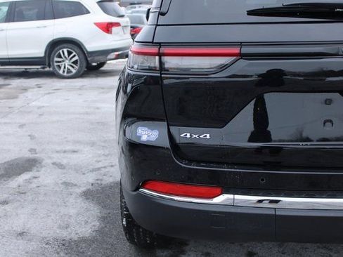 Used 2025 Jeep Grand Cherokee Laredo w/ Luxury Tech Group I image 43