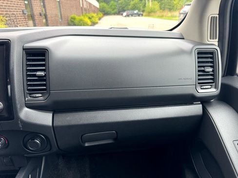 Used 2022 Nissan Frontier S image 17