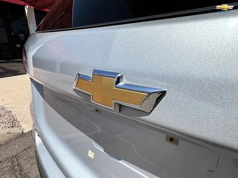 Used 2018 Chevrolet Equinox LT FWD image 22