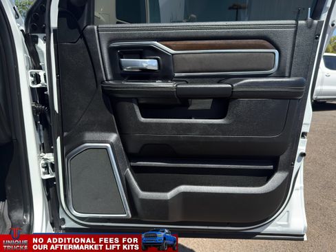 Used 2024 RAM 4500 Laramie AWD/4WD image 32