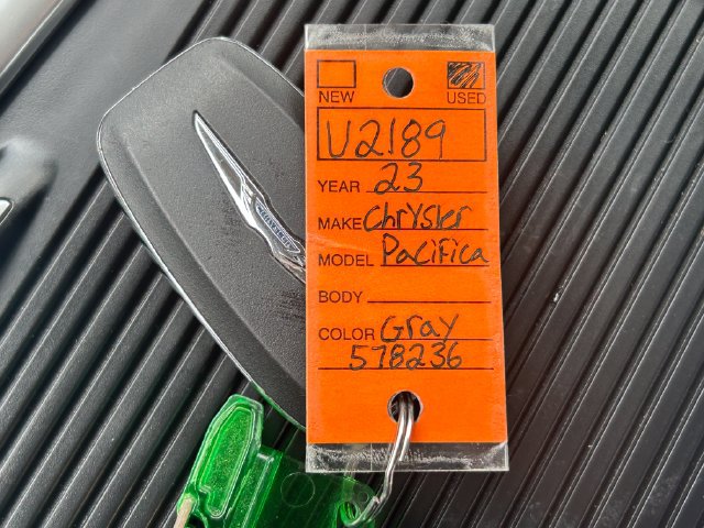 Used 2023 Chrysler Pacifica Touring-L FWD image 40