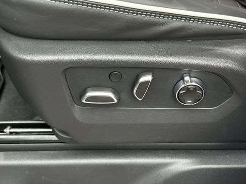 New 2026 GMC Sierra 1500 AT4X w/ LPO, Black Badging Package AWD/4WD image 17