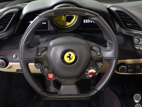 Used 2019 Ferrari 488 Spider RWD image 31