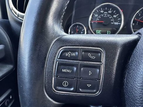 Used 2015 Jeep Wrangler Unlimited Sahara w/ Connectivity Group AWD/4WD image 20