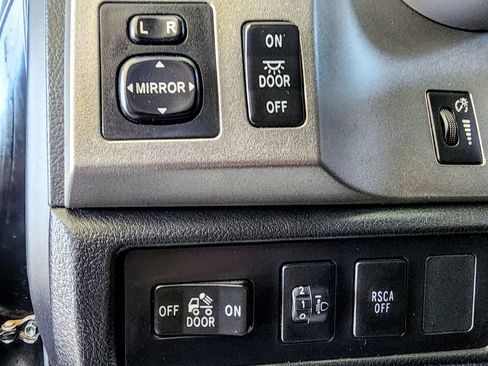 Used 2013 Toyota Tundra SR5 image 23