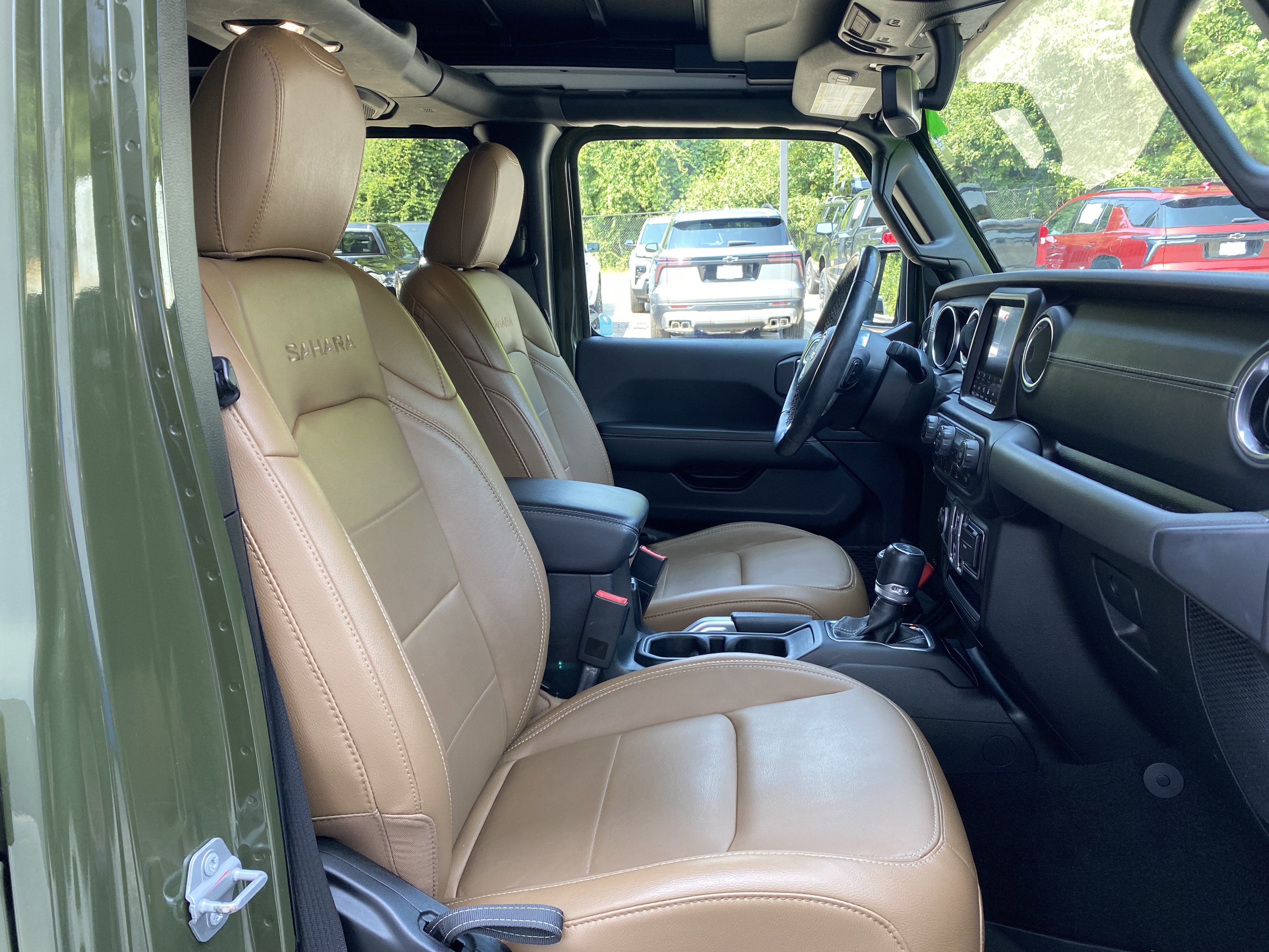 Used 2021 Jeep Wrangler Unlimited Sahara AWD/4WD image 33