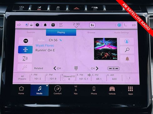 Used 2023 Jeep Grand Cherokee Limited w/ Luxury Tech Group II AWD/4WD image 9