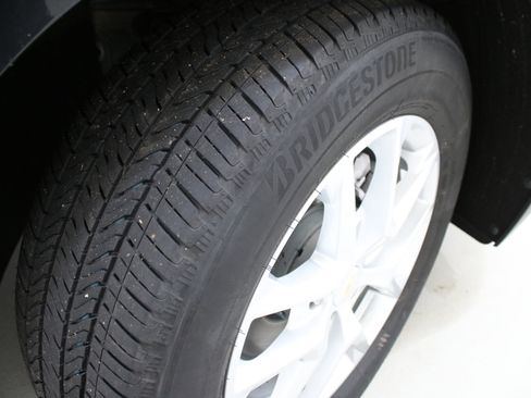 Certified 2024 Chevrolet Equinox LT w/ LPO, Floor Liner Package AWD/4WD image 34