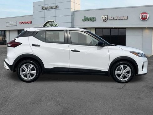 Used 2021 Nissan Kicks S FWD image 8