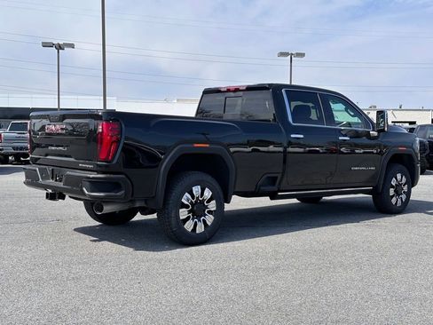 New 2026 GMC Sierra 3500 Denali w/ Denali Reserve Package AWD/4WD image 10
