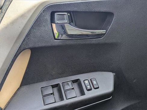 Used 2018 Toyota RAV4 XLE image 12